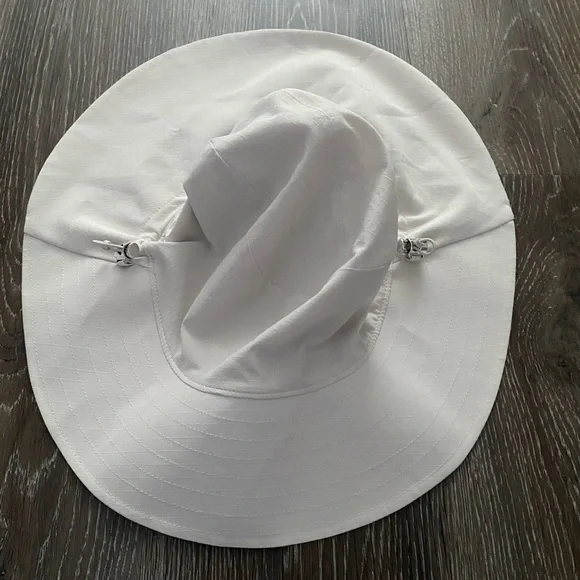 NWOT Lululemon Cinchable Wide Brim White Hat - M/L - Picture 4 of 7